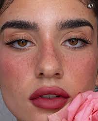 Hi everyone! (Pictures are not mine) Can someone please explain to me how I  make this kind of pictures and edits? I am very new to photography and  would like to experiment