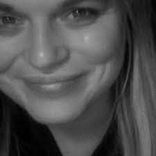 Carrie Streeter's Instagram, Twitter & Facebook