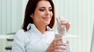 Untuk terus ke set tambah berat badan<<. Penelitian Minum Dua Gelas Air Sebelum Makan Bantu Turunkan Berat Badan Tribunnews Com Mobile