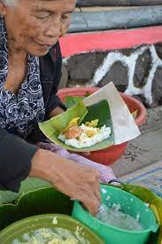 Makan Nasi Liwet Enak Nggak Harus Ke Solo Makanan Jalanan Penyajian Makanan Resep Masakan Indonesia