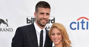 Shakira started a relationship in 2000 with argentinian lawyer antonio de la rúa. Are Shakira And Gerard Pique Married The Super Bowl Singer S Love Life
