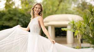 Im kleider.store kannst du kleider günstig online kaufen und dabei noch unter vielen designern vergleichen. Brautkleid Elegant Und Edel Qiez