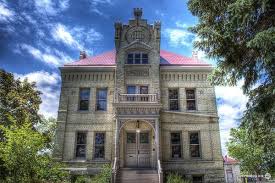 The Courthouse Museum In West Bend Wi West Bend Wisconsin Small Town America Wisconsin