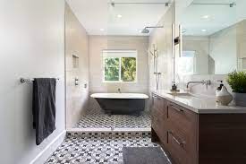 In addition, below we have some simple and easy tips that you can consider to decorate a long narrow bathroom. 8 Narrow Bathrooms That Rock Tubs In The Shower