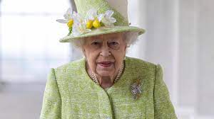 10 times queen elizabeth has broken her own royal rules. Erstes Bild Seit Monaten Queen Elizabeth Zeigt Sich Mit Prinz Charles