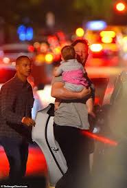 South african entrepreneur elon musk is known for founding tesla motors and spacex, which launched a landmark elon musk left stanford after two days to take advantage of the internet boom. Elon Musk Kommt Mit Seinem Partner Grimes Und Baby X Ae A Xii Vor Der Hosting Party Von Snl In New York An