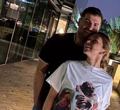 Vedeta a născut o fetiță în 20 mai, acesta fiind al doilea copil al cuplului. Toni Iuruc Viitorul SoÅ£ Al Simonei Halep SÄƒrac Lipit PÄƒmantului InformaÈ›ii Explozive Evenimentul Zilei