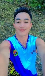 Edward Mutuc's Instagram, Twitter & Facebook