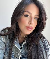 Paulette Torres's Instagram, Twitter & Facebook