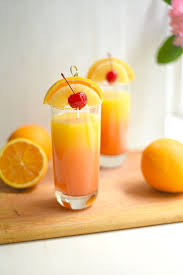 It S Friday And You Know What That Means Right Time For A New Cocktail Today I M Making Tequila Sunrises But With A Little Tequila Sunrise Tequila Cocktails