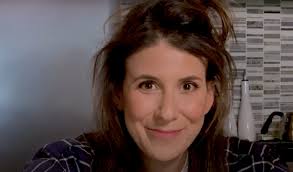 Video Licks: Watch as ANNA ROISMAN Makes Her Boyfriend Disappear à la "Home  Alone"