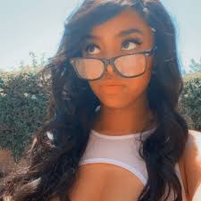 Renae Francis's Instagram, Twitter & Facebook