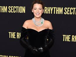 فيديو وصور.. بليك ليفلى بفستان مثير بعرض فيلمها The Rhythm Section - عين