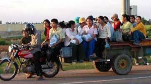 Foto Lucu Kocak Lihat 5 Benda Yang Diangkut Dengan Motor Ngocok Perut Guys Tribun Travel