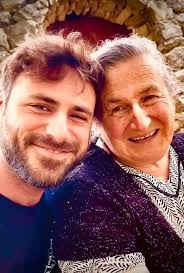 So happy to call you my parents 🤩💓 you both have been so helpful to me in  my music career ❤️🌹, I want to use this opportunity to appreciate you both  mom