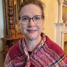 Lynn Doss's Instagram, Twitter & Facebook