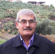 الأستاذ جمال ديب : أستاذ الفيزياء .