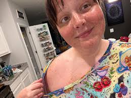 How to remove redness from waxed skin with Facetune?