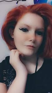 Met the one and only back in 2011 😍 (Unsure why my mother allowed me, a  literal 12 year old, to dye my hair red. But I guess the contrast is nice