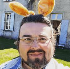 The Chateau Diaries #138 Stephanie Jarvis: How begging for $ while I'm rich  saved my Vacays, oops chateau