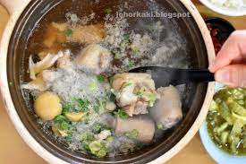Our kids are more accustomed to pepperish broth, as they might not like the chinese medicine smell of herbal broth. Shoon Huat Famous Bak Kut Teh Johor Bahru Jb Sentosa é¡ºå'è‚‰éª¨èŒ¶ Johor Kaki Travels For Food