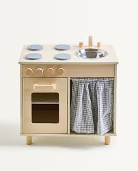 Juegos de ollas, cazuelas para horno o placa de inducción, bowls para mezclar y ramekines. Kids Kitchen View All Furniture Decoration Kids Zara Home Ireland In 2020 Kids Kitchen Zara Home Kitchen Zara Home