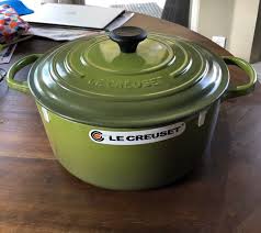 New Le Creuset 7 25 Qt Signature Round Dutch Oven Signature Line Color Is Spinach Which Has Been Discontinued Le Creuset Cookware Le Creuset Dutch Oven