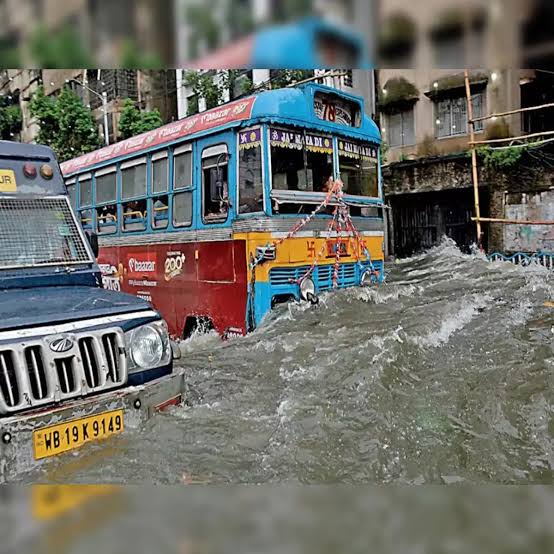 Kolkata weather update: IMD issues orange alert, warns of rainfall, thunderstorms and strong winds for today. Check full week's forecast - The Economic Times