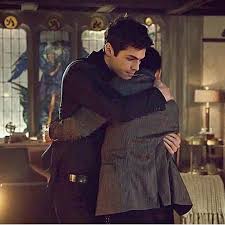 I Would Have Liked In A Season 4 That Alec And Mag Are Named My Husband Malec Shadowhunters Saveshadowhunters Shadowhunters Malec Malec Shadowhunters