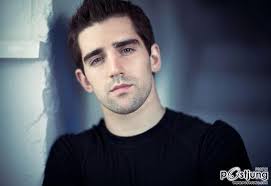 นายแบบหุ่นฟิต Corey Kirk