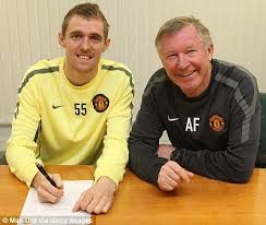 Fletcher Joins United Stayers As Midfielder Pens New Four Year Deal Manchester United Players Manchester United Football Club Manchester United Football