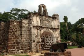Dia adalah anak raja sriwijaya yang melarikan diri hingga ke temasik (singapura) dan akhirnya mendirikan melaka. Tempat Menarik Bersejarah Muzium Mercu Tanda Di Melaka