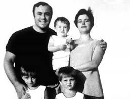 Luciano pavarotti e adua veroni. Pavarotti Con Adua Veroni E Figlie 705468 Jpg 800 613 Opera