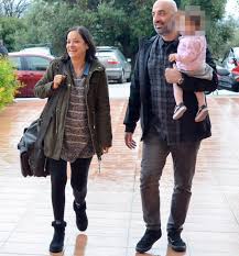 Όλο το φωτογραφικό άλμπουμ της βάφτισης της κόρης. Katerina Tsabaloy Kai Dhmhtrhs Stergioy Baftizoyn Thn Korh Toys