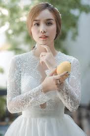 Bên cạnh đó, mv cũng bị chê là thiếu chỉnh chu, nội dung nhạt nhẽo. Vá»£ CÅ© Hoai Lam Máº·c Vay CÆ°á»›i Vnexpress Giáº£i Tri