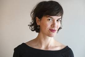 Marie-Ève Lacasse : étrangère ici, étrangère en France | La Presse