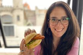 Dale click al mundo eat girl y conocela