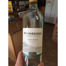 Toasted oak aging adds hints of smoke. Woodbridge Pinot Grigio California Reviews In White Wine Chickadvisor