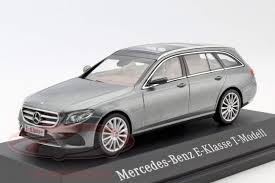 Diese neue modellreihe subsumiert cabrio und coupé unter dem kürzel cle ab 2023. Weltpremiere Neue E Klasse Als T Modell In 1 43