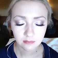 𝐖𝐄𝐃𝐃𝐈𝐍𝐆 𝐌𝐀𝐊𝐄𝐎𝐕𝐄𝐑𝐒 👰🏻 We had a fantastic time helping this  bridal party get ready for the big day! Thank you Christin Suter and Nolah  Mull for sharing your time and talent with