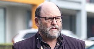 Seinfeld's Jason Alexander Looks Unrecognizable With Trim Frame And Scruffy  Beard
