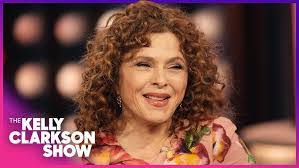 Elizabeth Bergmann's Instagram, Twitter & Facebook