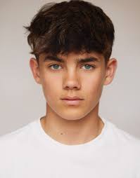 Ollie Walsh's Instagram, Twitter & Facebook