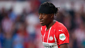 Noni madueke (chukwunonso tristan madueke, born 10 march 2002) is a british footballer who plays as a right midfield for dutch club psv. Mikkel Damsgaard Noni Madueke Current News