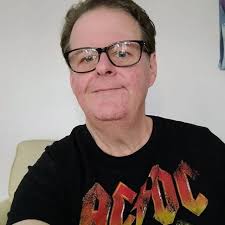 Yesterday I had no choice but to break a $100 at a store. Before I paid I  made sure to ask if she had change because I've been a cashier and I