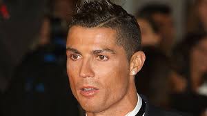 Zwei wochen später verkündete der «weltfussballer» der jahre 2008, 2013, 2014, 2016 und 2017 die guten news über social media. Cristiano Ronaldo Schenkt Seiner Mama Eine Neue Luxus Karre Abendzeitung Munchen