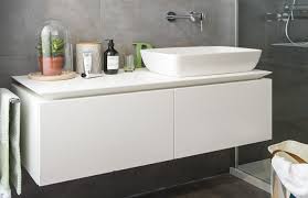 mooi strak wastafelmeubel uit de nordic line collectie van baderie badkamer complete badkamer wastafelmeubel