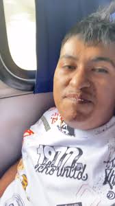 El pelón que se le fue sin pagar 🤣 😂 lo sigue buscando dice JAJAJA #video  #tiktok #adivinanza #reels #2024 #latinos