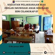 Anak pertamanya disekolah di sekolah dasar negeri, anaknya walaupun sikap dan tingkah lakunya baik namun terkesan cuek. Dinas Kesehatan Kota Depok