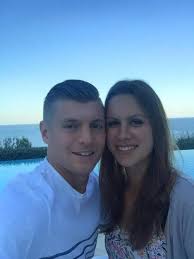 Die Wm Helden Im Hochzeitsfieber Toni Kroos Hat Heimlich Geheiratet Toni Kroos Fussball Weltmeister Heiraten